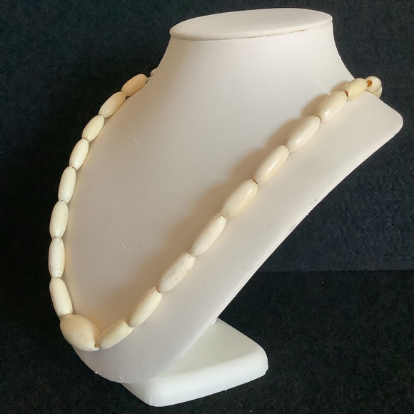 Vintage genuine ivory beads necklace. - Picture 11 of 12